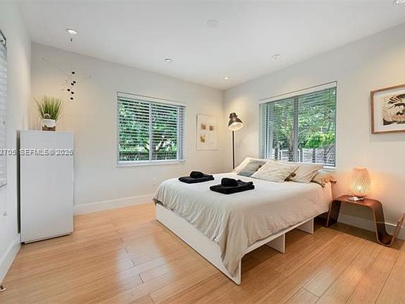 5th image of 5800 SW 50th Ter