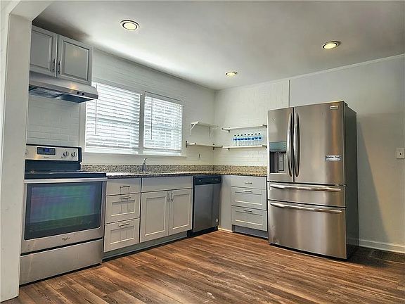 4th image of 845 Oak St NW