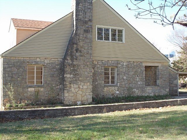 1st image of 1919 Janes Ave