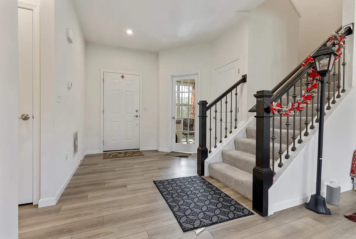 4 bed, 2.5 bath, 2875 sqft, $3,295 — Photo 3