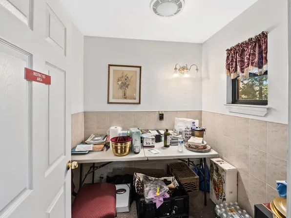 1303 Summit Avenue image 17 of 21