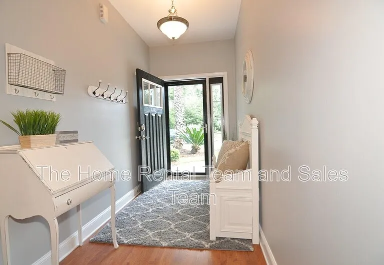 156 Cottonham Ct — Photo 4