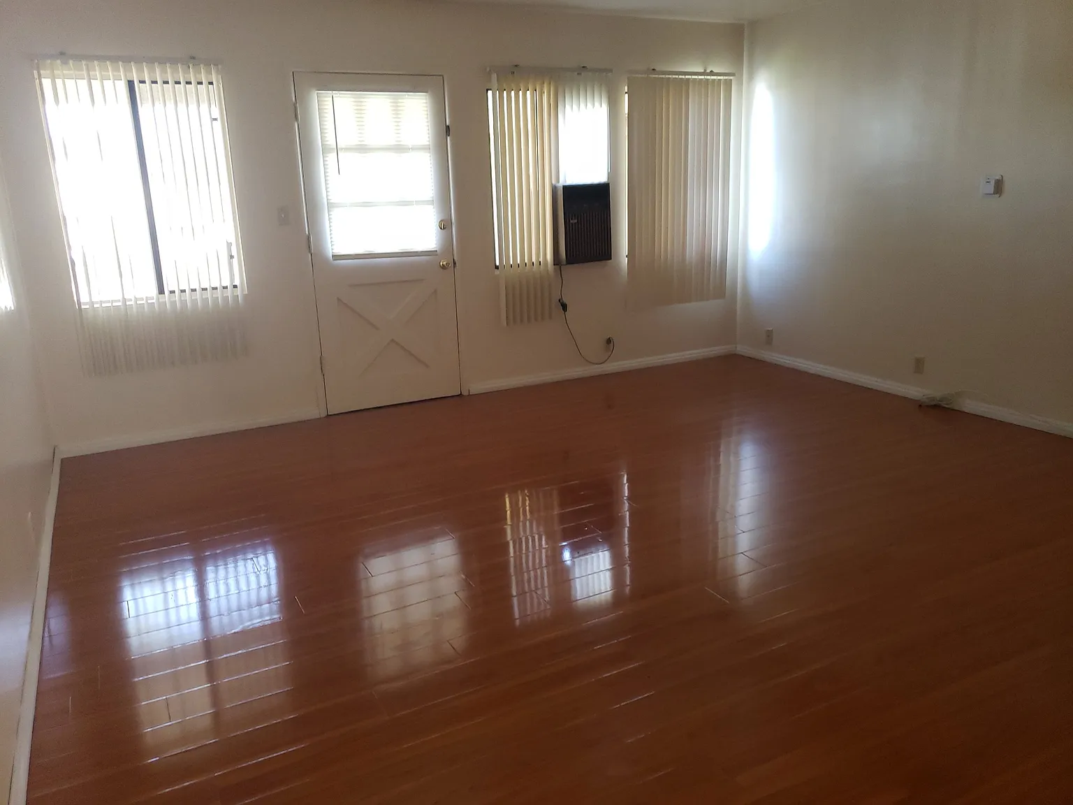 2 bed, 950 sqft, $2,250 — Photo 4