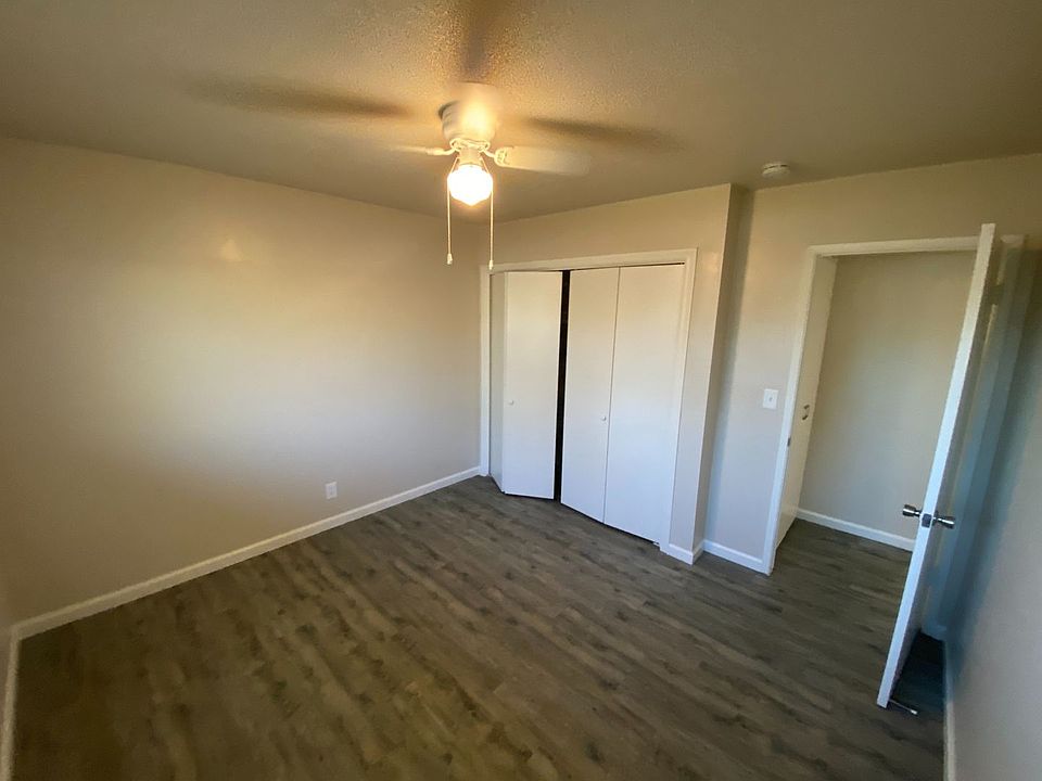 1st image of 1015 Oakdale Ln