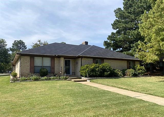 1st image of 2960 Cypress Dr