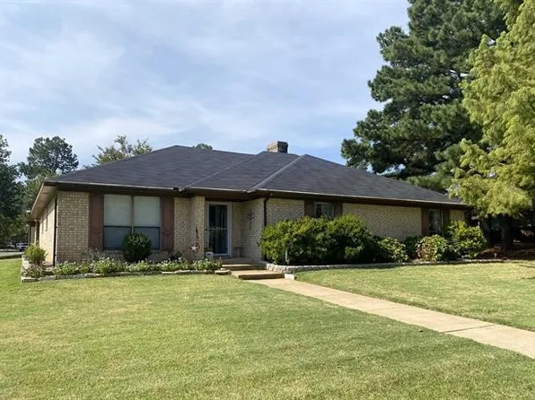 2960 Cypress Dr, Paris, TX 75460