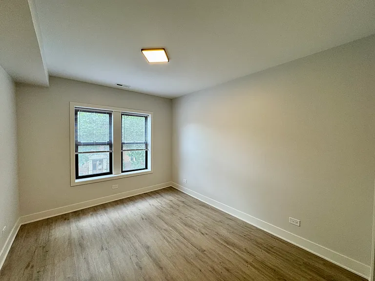 1635 W Cornelia Ave #2 — Photo 19