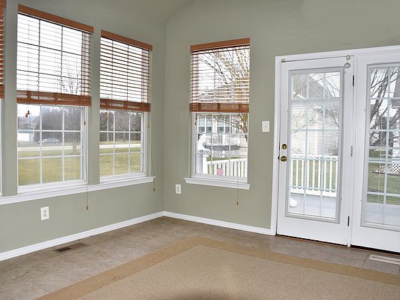 3rd image of 17090 Cuvee Ln