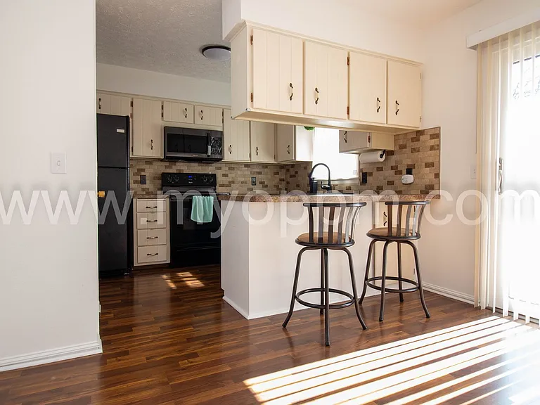 6711 S 75th Ave — Photo 7