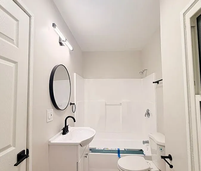 1005 N Berendo St #1 — Photo 10
