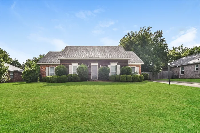 2640 Crossgate Trl — Photo 1