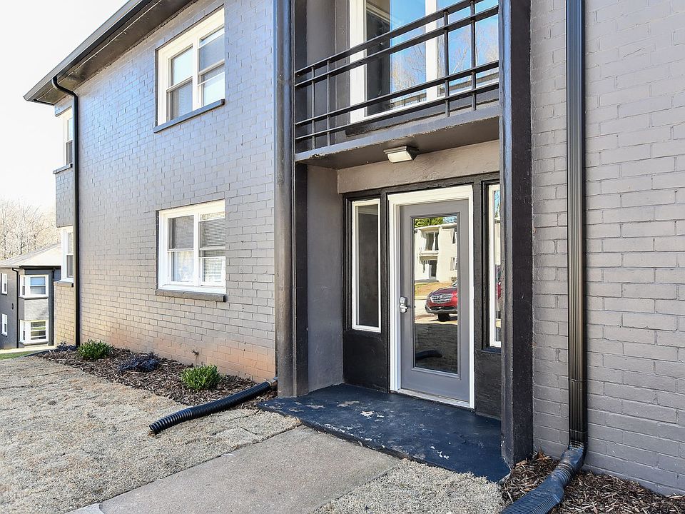 1st image of 400 Summit Dr #3-A