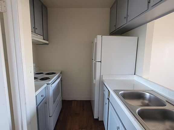 4th image of 4074 Marlborough Ave #9