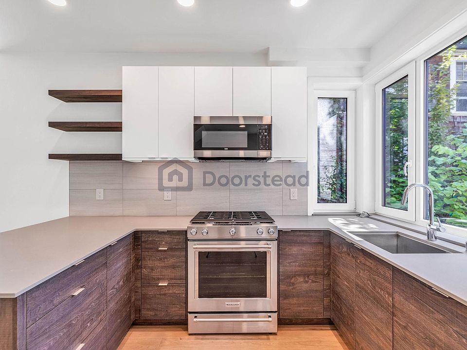 1st image of 2615 Franklin Ave E #A