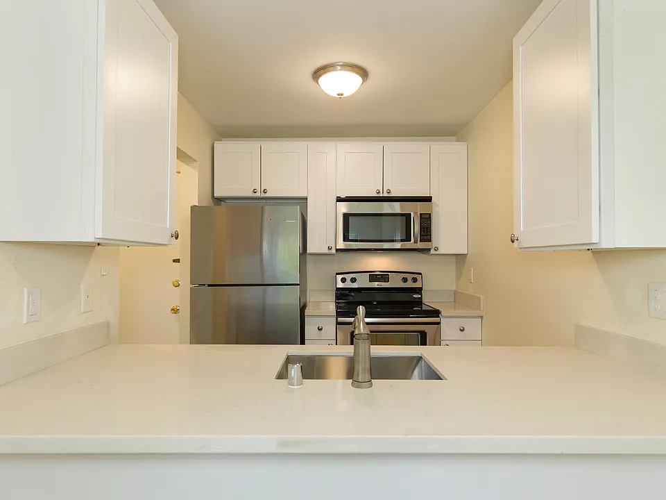 3641 Evanston Ave N #105