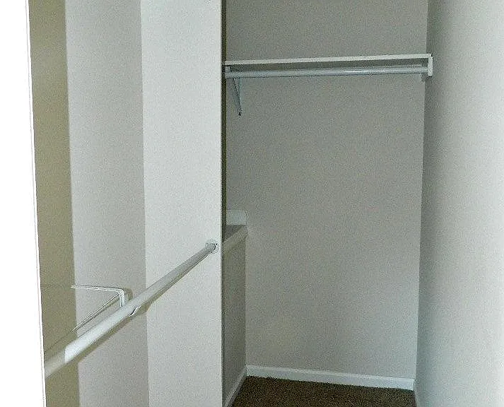 1402 Crown Point Ct — Photo 17