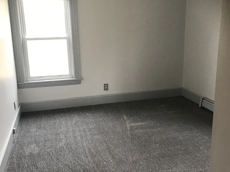 30 Cleveland St — Photo 7