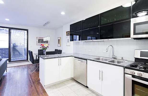 Sold by R New York | media 1