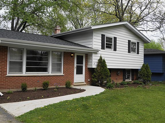 2nd image of 3S261 Ironwood Dr