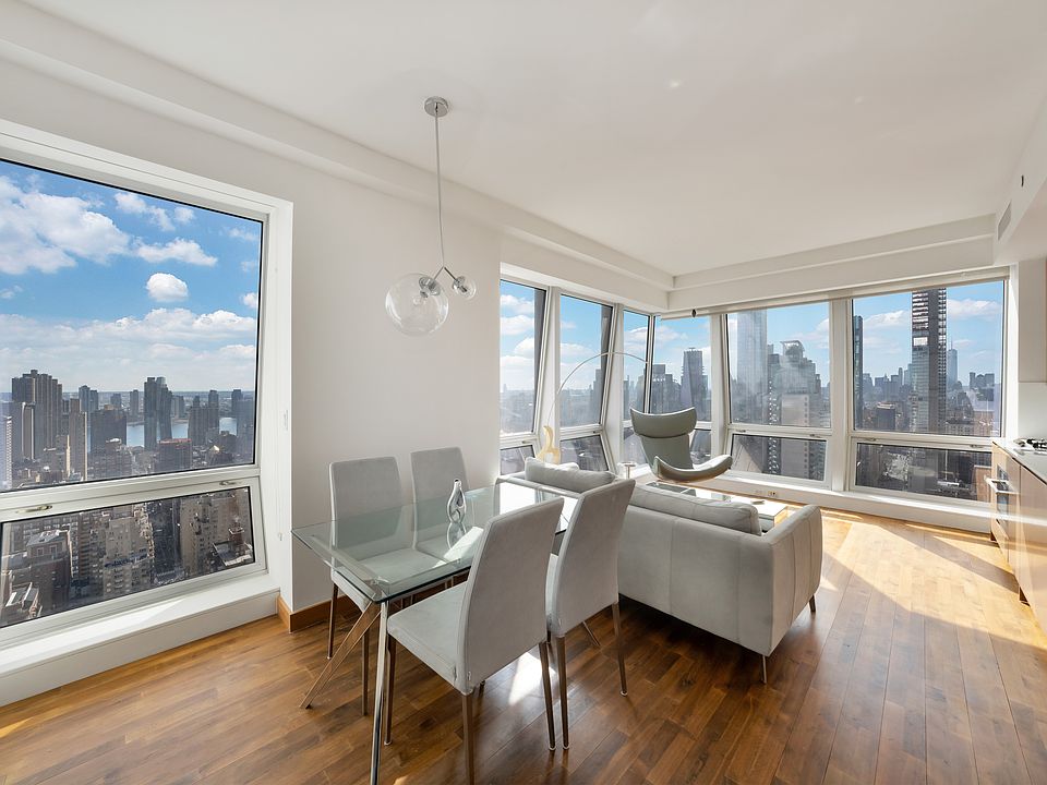 1st image of 400 5th Ave #42A