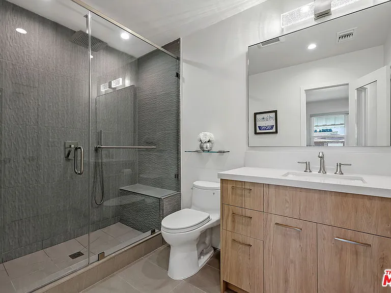 12849 Tiara St — Photo 24