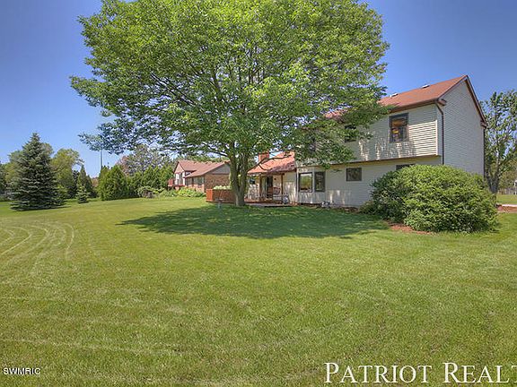 2nd image of 2074 Wolfboro Dr SE