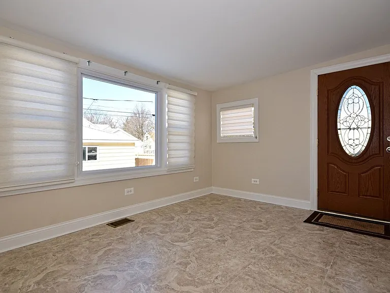 1102 Canfield Rd — Photo 10