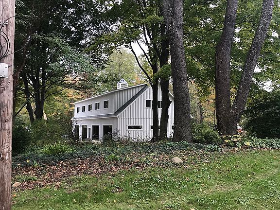 4th image of 1442 Burg St