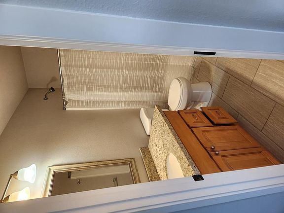 4th image of 3410 Oakes Ave #B
