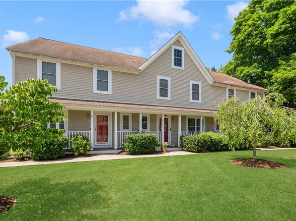 55 Vine St, East Greenwich, RI 02818