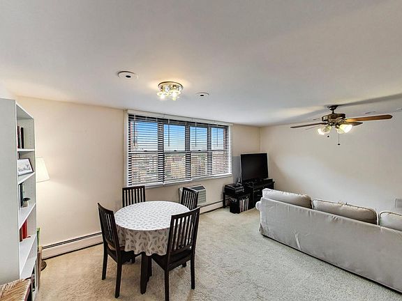 3rd image of 6325 N Sheridan Rd APT 2106