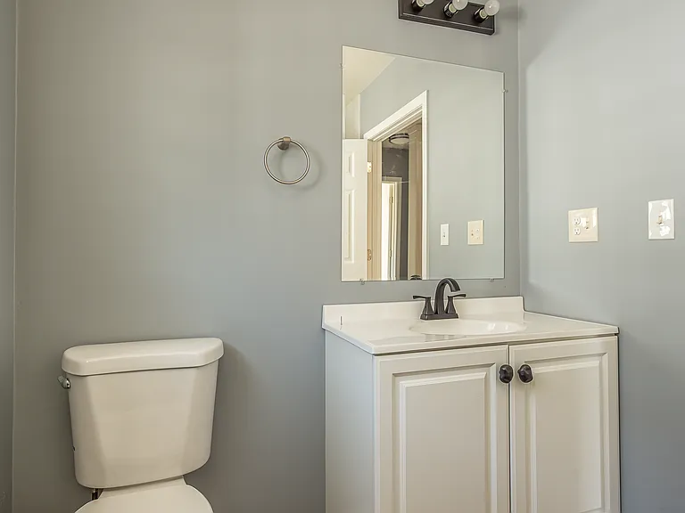 31 Drummond St — Photo 11