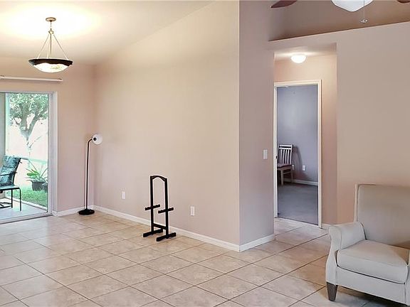 5th image of 1037 Diplomat Pkwy E
