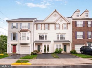 45459 Whistle Stop Sq, Sterling, VA 20164