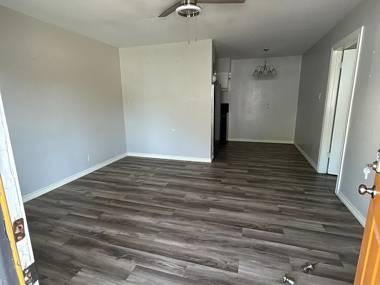 204 N 6th St #2 — Photo 8