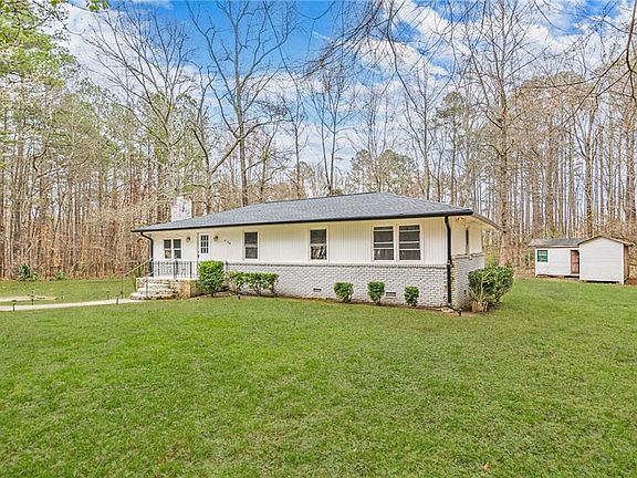 3rd image of 616B Inman Rd