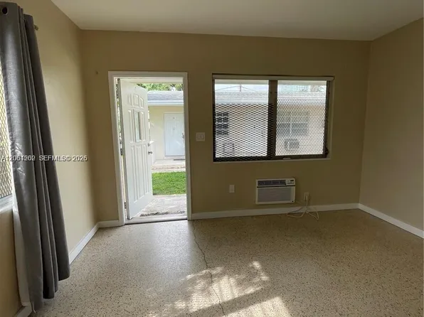 940 SW 4th Ave APT 2, Miami, FL 33130