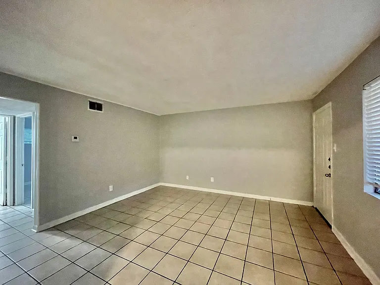 Sundance Apartments — Photo 37