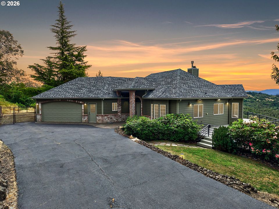 1st image of 215 Eagle Dr