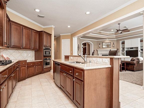 4th image of 6111 Peachtree Hill Ct