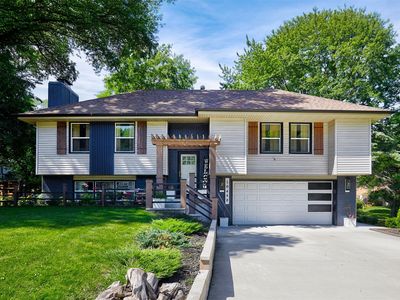 10448 Donna Bella, Clive, IA, 50325