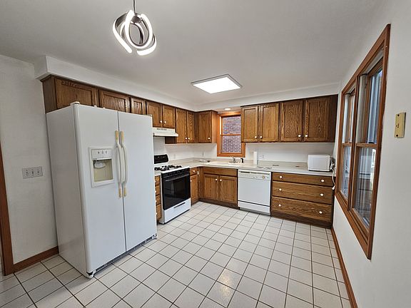 5th image of 3582 Seneca St #1