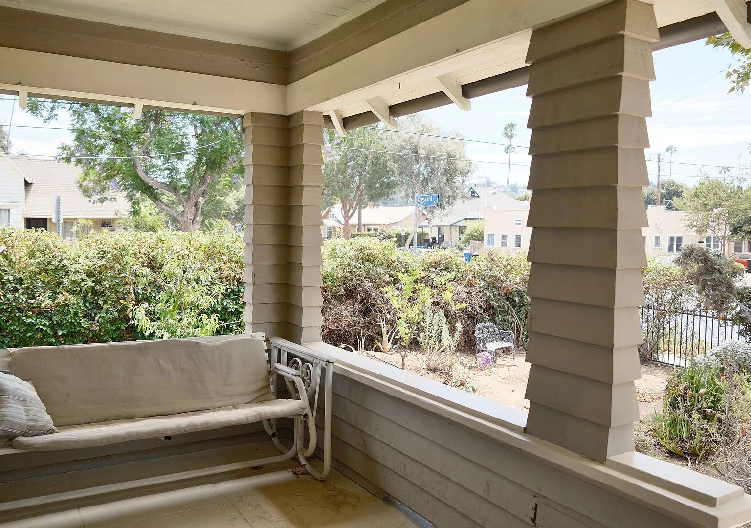 Expansive Highland Park Craftsman Front House with Dreamy English Garden | 4 bedrooms, 2.5 bathro... — Photo 4
