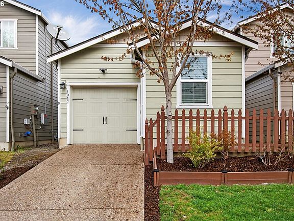 2nd image of 1017 S View Dr