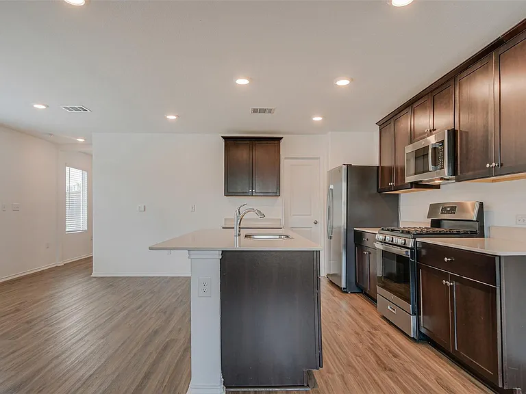 7212 Dancing Wind Ln — Photo 5