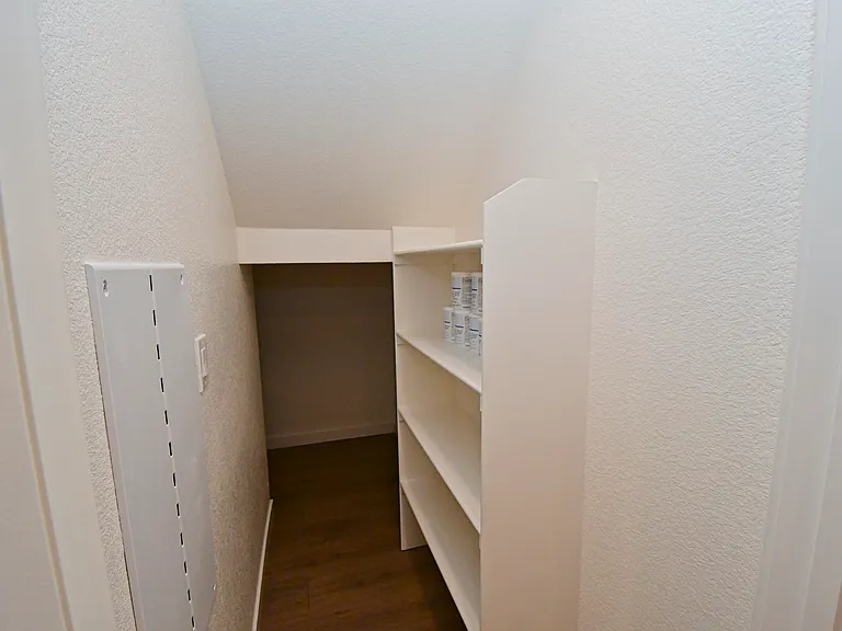 1016 Middle Gate Rd — Photo 24