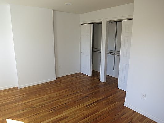 4th image of 932 Lafayette Ave #1