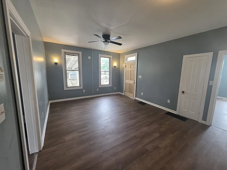 209 Poplar St — Photo 7