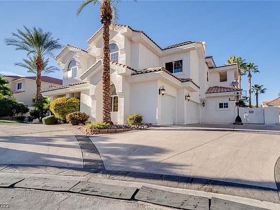 3rd image of 8104 Tiara Cove Cir
