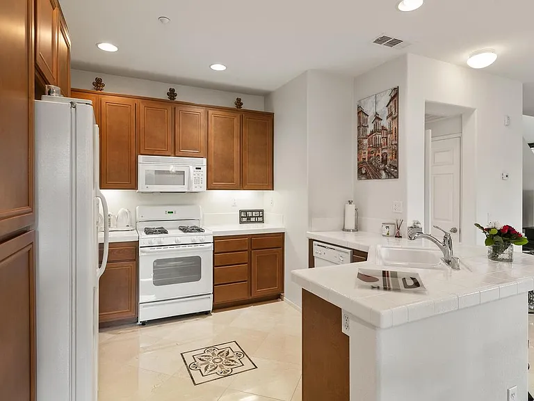 16915 Hutchins Lndg #45 — Photo 8